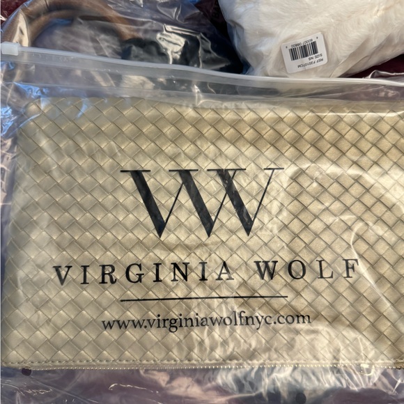 Virginia Wolf • Mimi Woven Pouch • Gold Clutch with Tassel • New With Tags - Picture 5 of 10